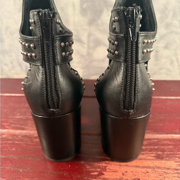 Steve Madden Black Leather Studded Heeled Booties Size 10 - Picture 4 of 8